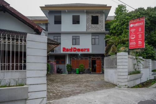 formerly reddoorz plus near jogja city mall 5