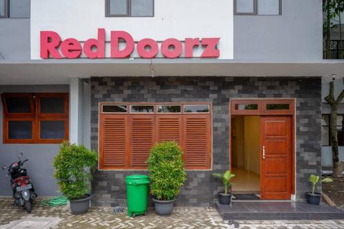 formerly reddoorz plus near jogja city mall 5