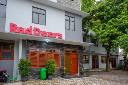 formerly reddoorz plus near jogja city mall 5