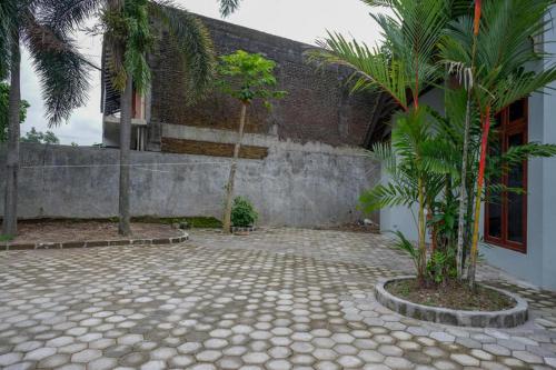 formerly reddoorz plus near jogja city mall 5