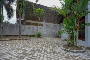 formerly reddoorz plus near jogja city mall 5