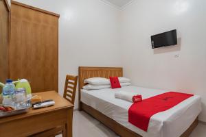 formerly reddoorz perintis guesthouse tasikmalay