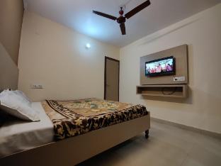 nanda devi home stay