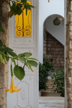 khan ein karem boutique hotel