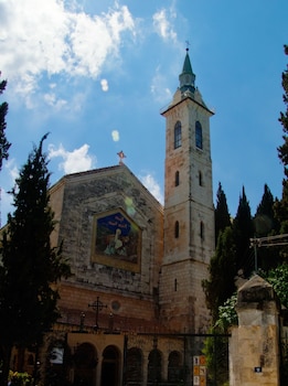 khan ein karem boutique hotel
