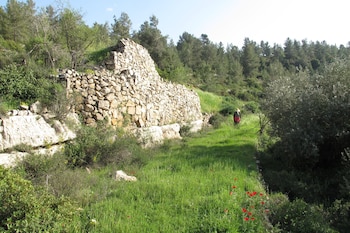 khan ein karem boutique hotel