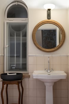 khan ein karem boutique hotel