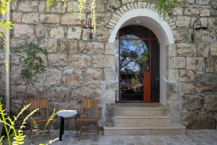 khan ein karem boutique hotel