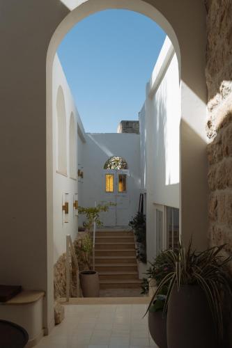 khan ein karem boutique hotel