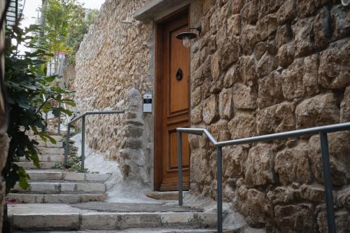khan ein karem boutique hotel