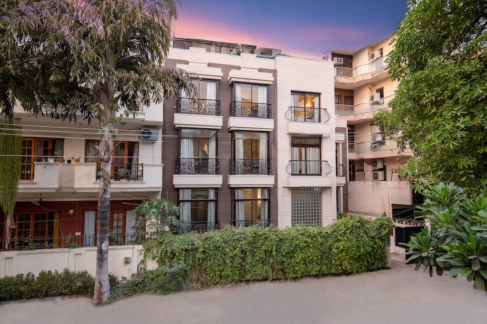 bedchambers serviced apartments sector 40