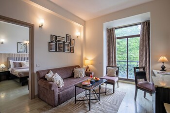 bedchambers serviced apartments sector 40