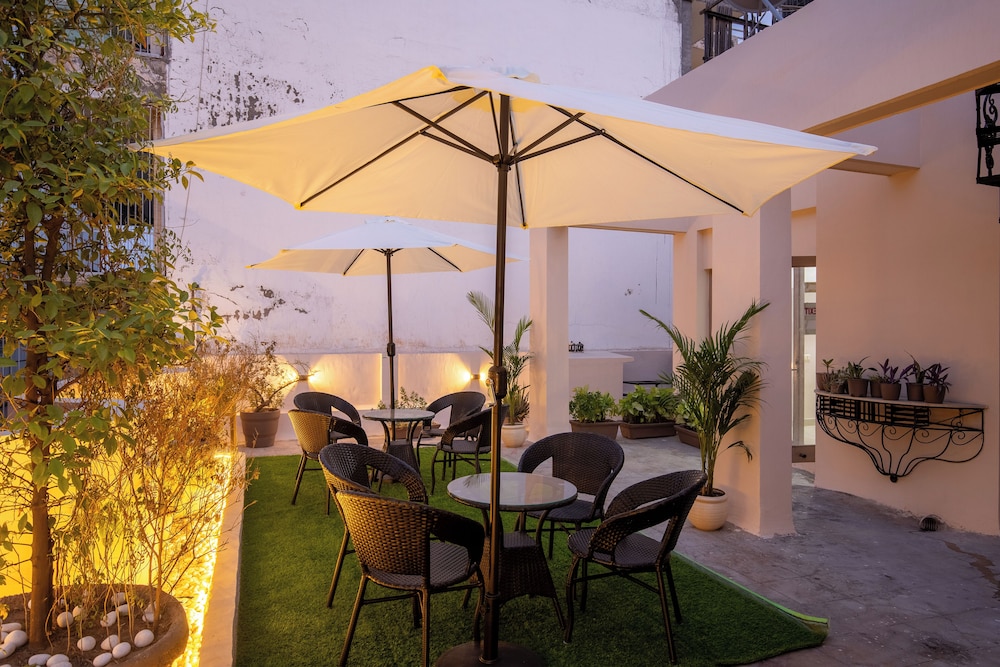 bedchambers serviced apartments sector 40