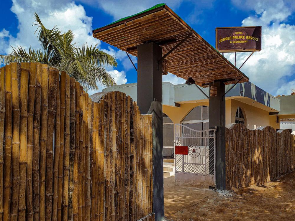 hotel jungle palace resort
