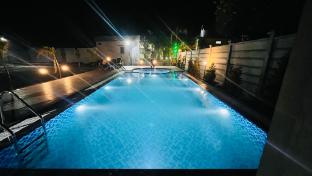 hotel jungle palace resort