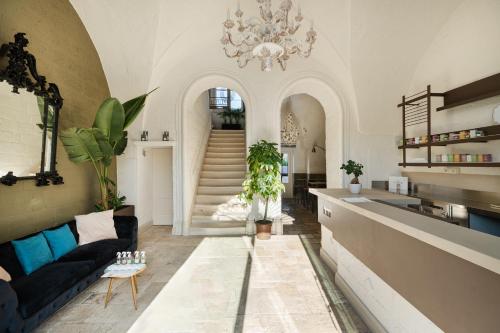 al palazzo la dimora