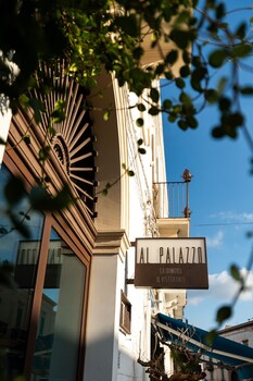 al palazzo la dimora