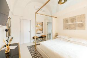 al palazzo la dimora