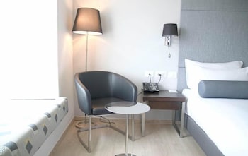 benjamin herzliya business hotel