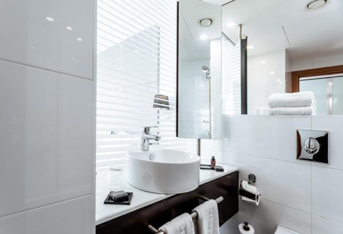 benjamin herzliya business hotel