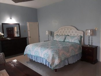 dela de rose guest house negril jamaica