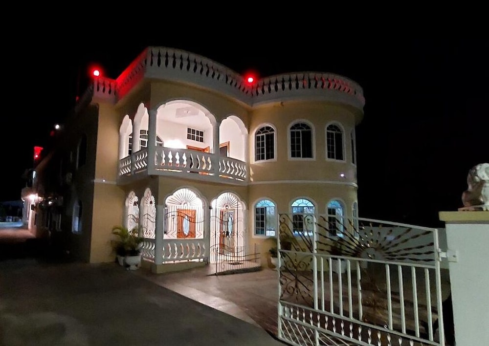 dela de rose guest house negril jamaica