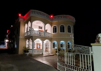 dela de rose guest house negril jamaica