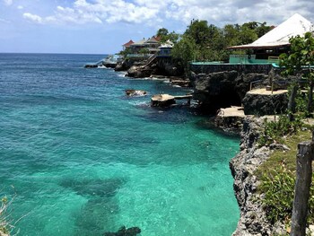 dela de rose guest house negril jamaica