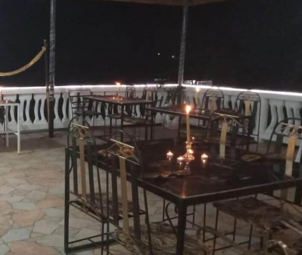 dela de rose guest house negril jamaica