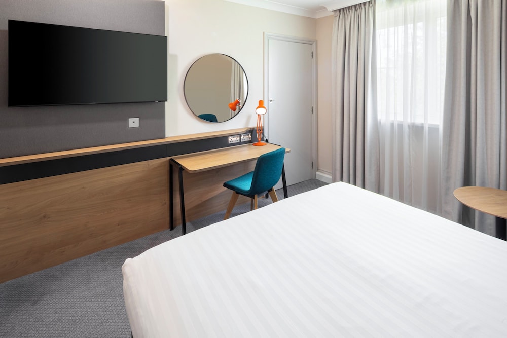 holiday inn high wycombe m40 jct 4 by ihg