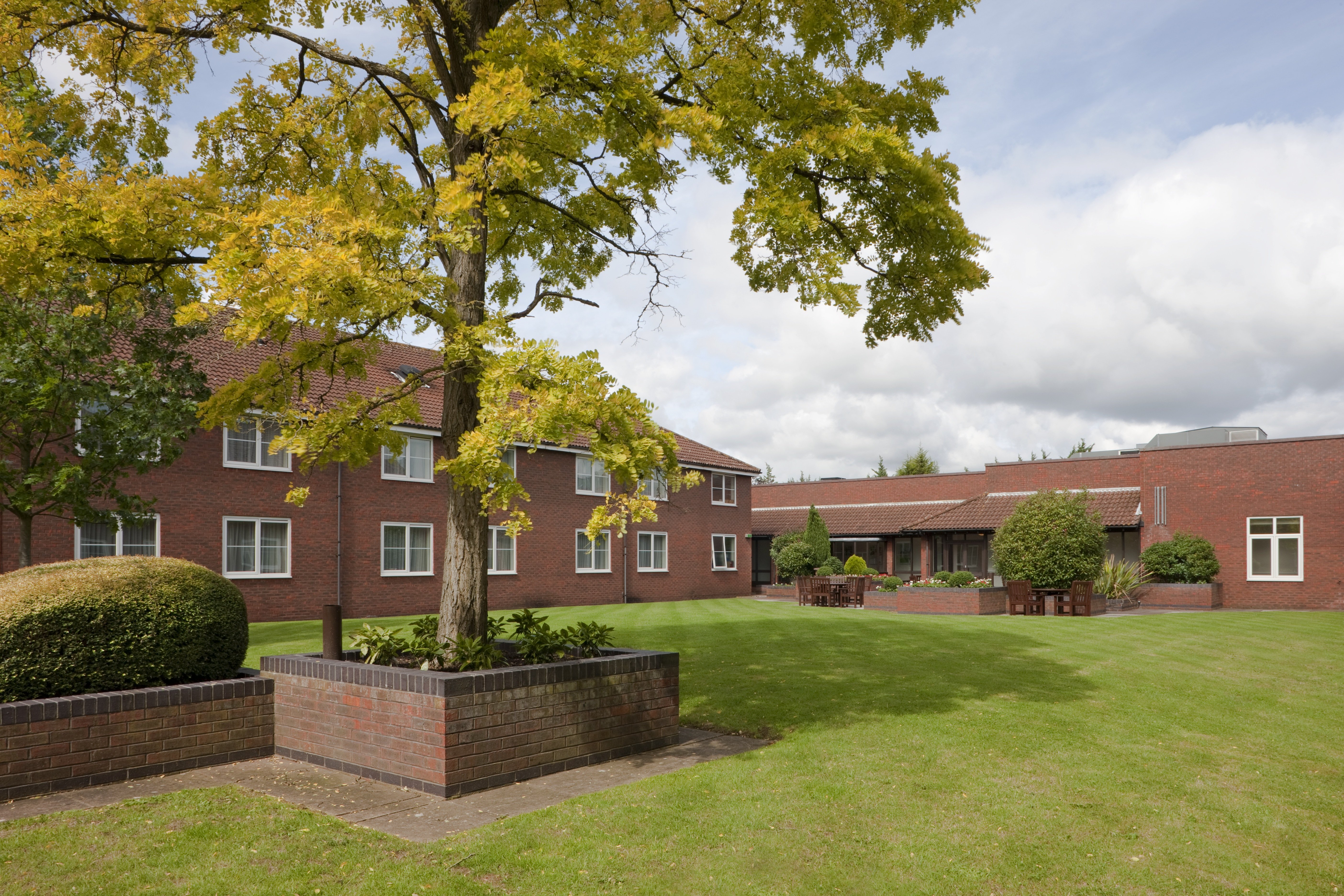 holiday inn high wycombe m40 jct 4 by ihg