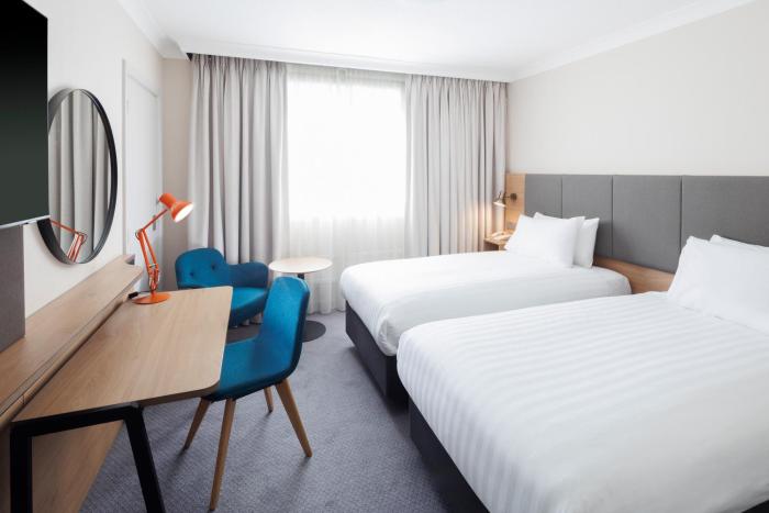 holiday inn high wycombe m40 jct 4 by ihg