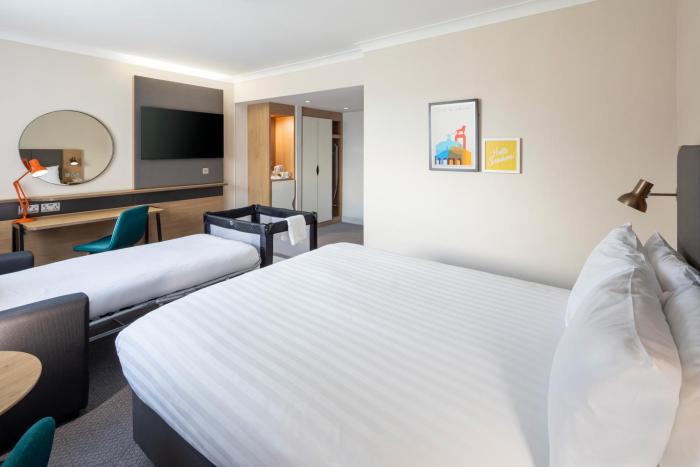 holiday inn high wycombe m40 jct 4 by ihg