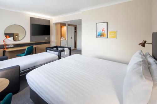 holiday inn high wycombe m40 jct 4 by ihg