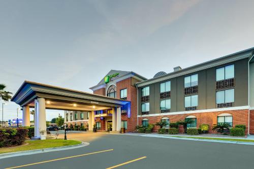 holiday inn express hinesville by ihg