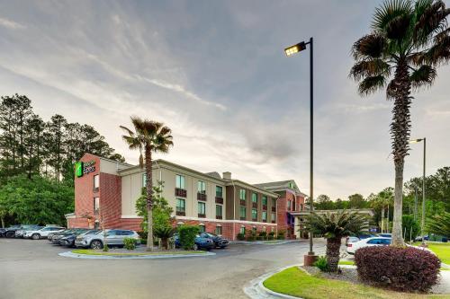 holiday inn express hinesville by ihg