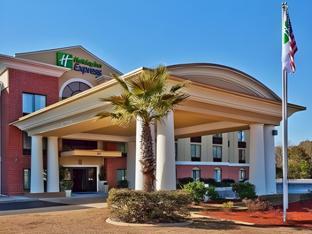 holiday inn express hinesville by ihg