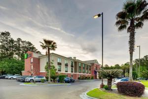 holiday inn express hinesville by ihg