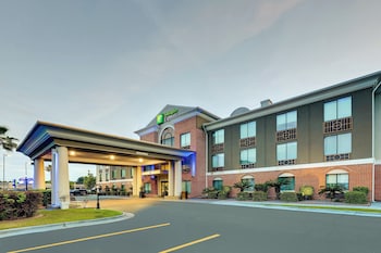 holiday inn express hinesville by ihg