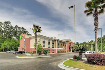 holiday inn express hinesville by ihg