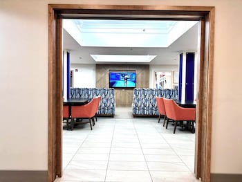 holiday inn express hinesville by ihg