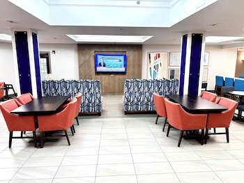 holiday inn express hinesville by ihg