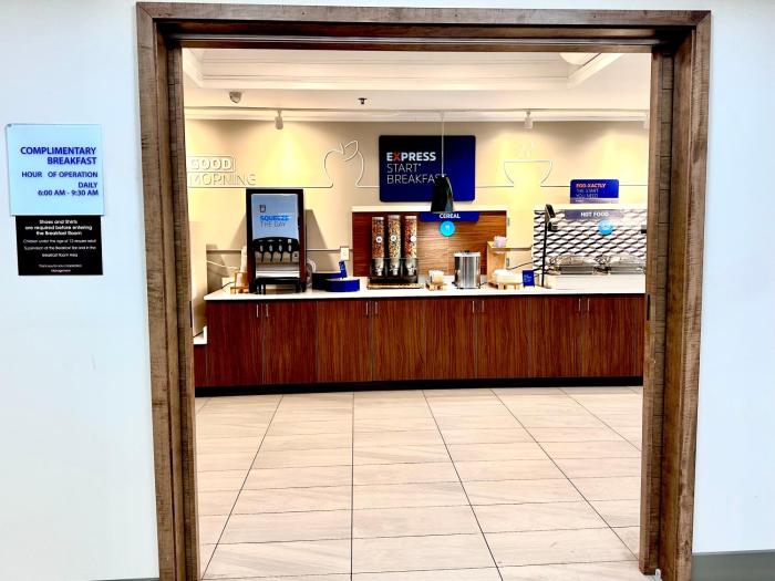 holiday inn express hinesville by ihg