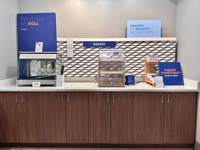 holiday inn express hinesville by ihg