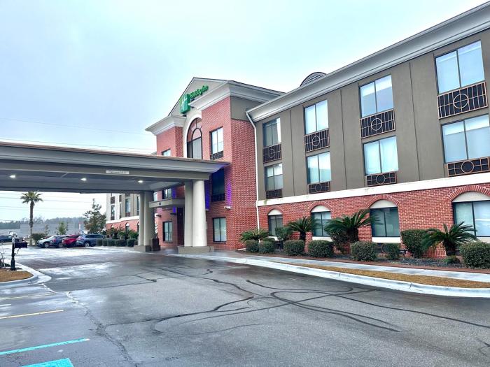 holiday inn express hinesville by ihg