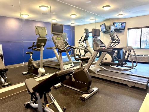 holiday inn express hinesville by ihg