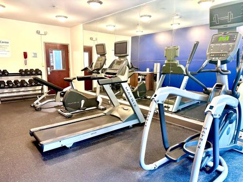 holiday inn express hinesville by ihg