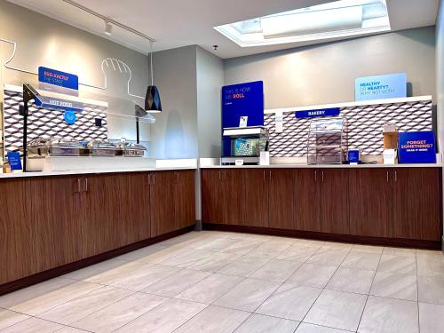 holiday inn express hinesville by ihg