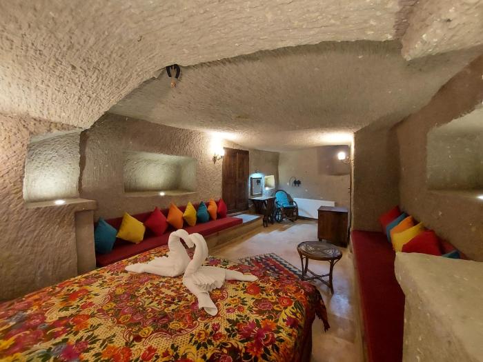 armesos cave hotel