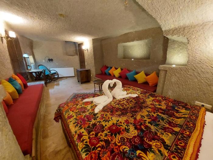 armesos cave hotel